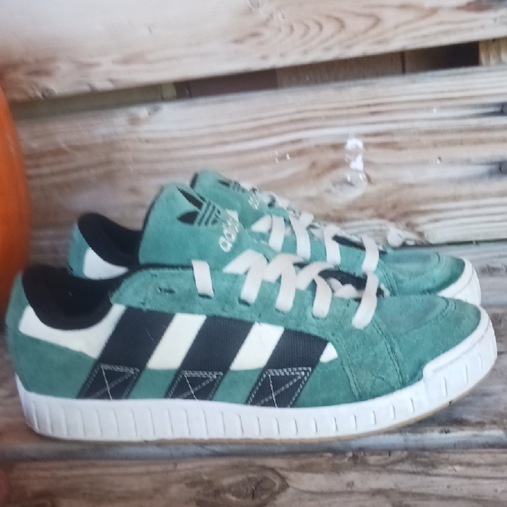 Adidas Green and Black Sneakers - Picture 2 of 13